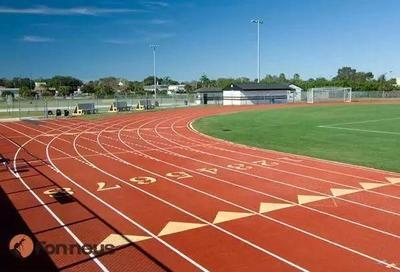 從奧(ao)運會看跑道發(fa)展史 從(cong)煤(mei)渣(zha)到預(yu)制型卷(juan)材的(de)科技飛躍(yue)